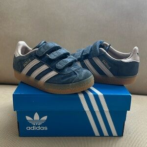 Adidas Gazelle Comfort Closure Kids Shoes (size 8K)